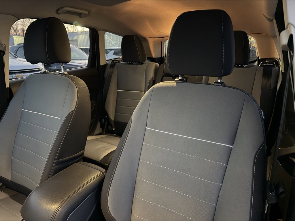 Used 2015 Ford Escape SE image 38