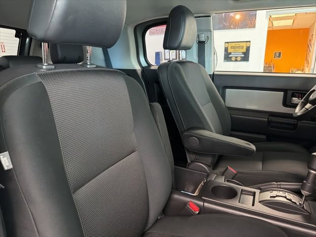 Used 2012 Toyota FJ Cruiser 4WD w/ Upgrade Pkg image 28