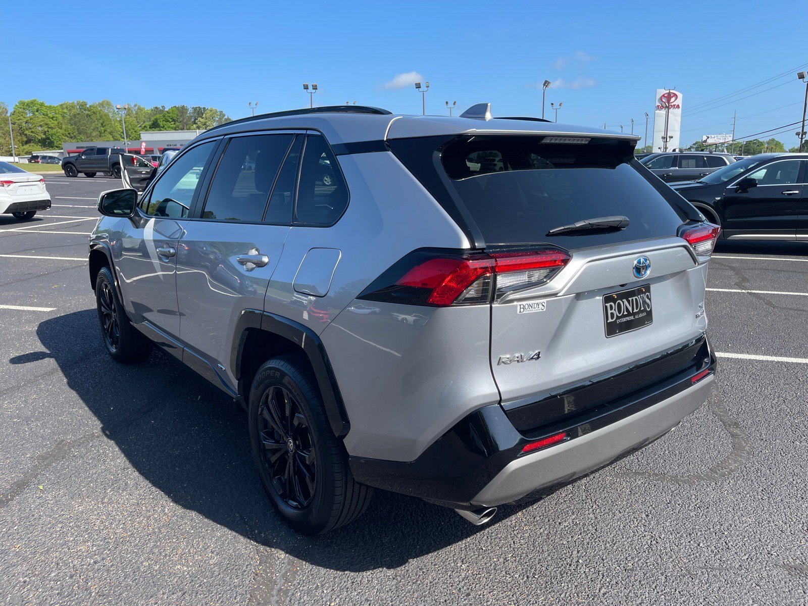 Used 2024 Toyota RAV4 SE AWD/4WD image 14
