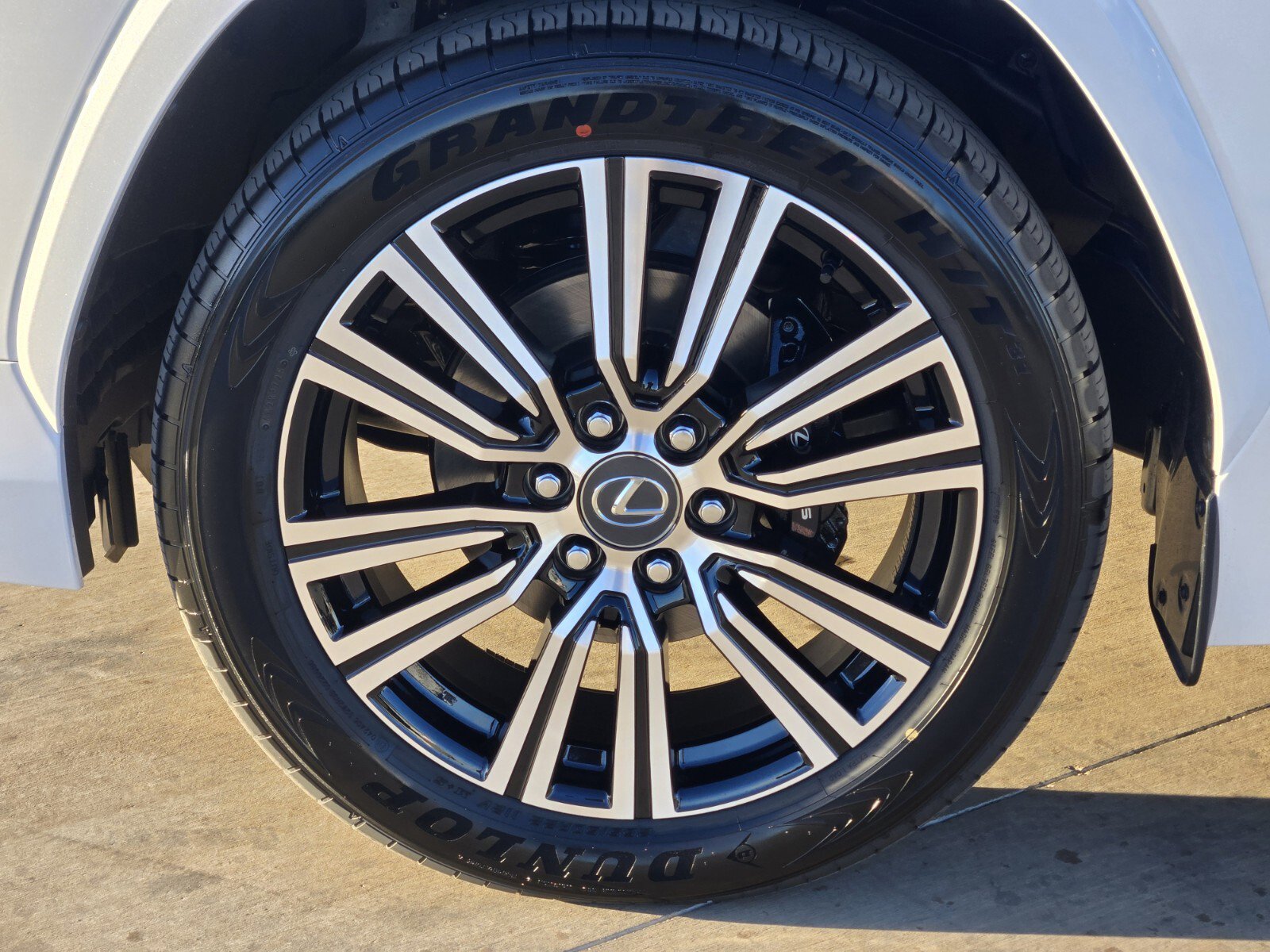 New 2026 Lexus LX 600 4WD w/ Luxury Package image 5