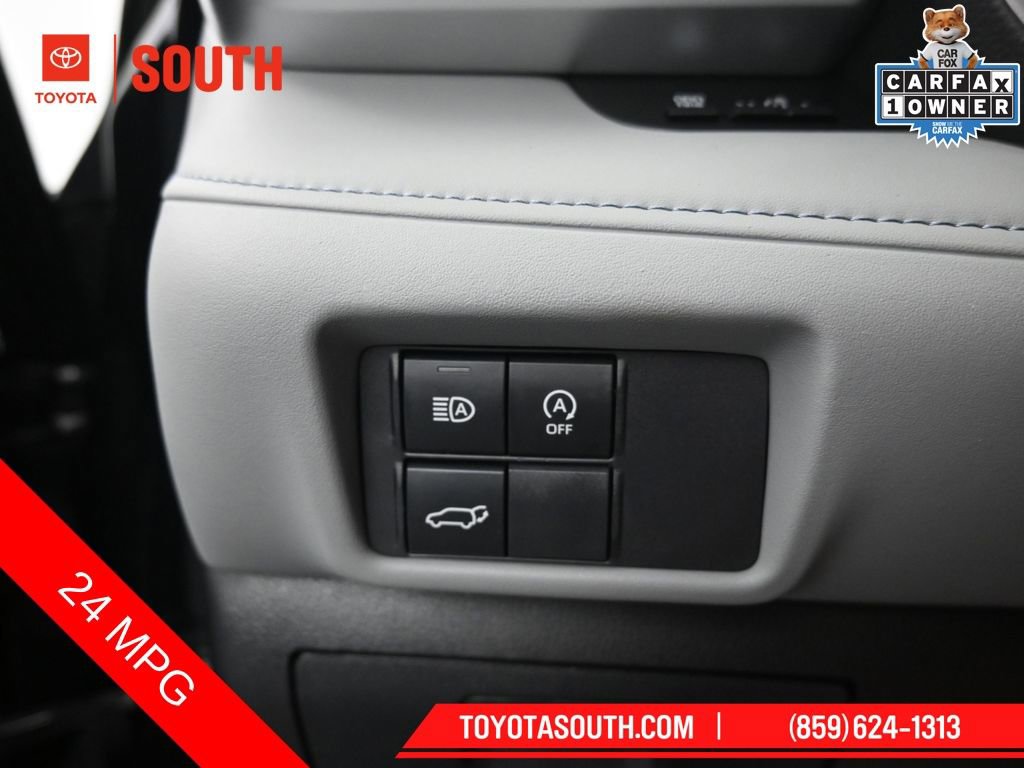 Used 2024 Toyota Highlander XLE AWD/4WD image 21