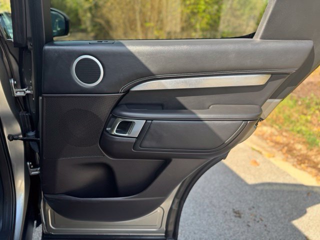 Used 2017 Land Rover Discovery First Edition AWD/4WD image 15