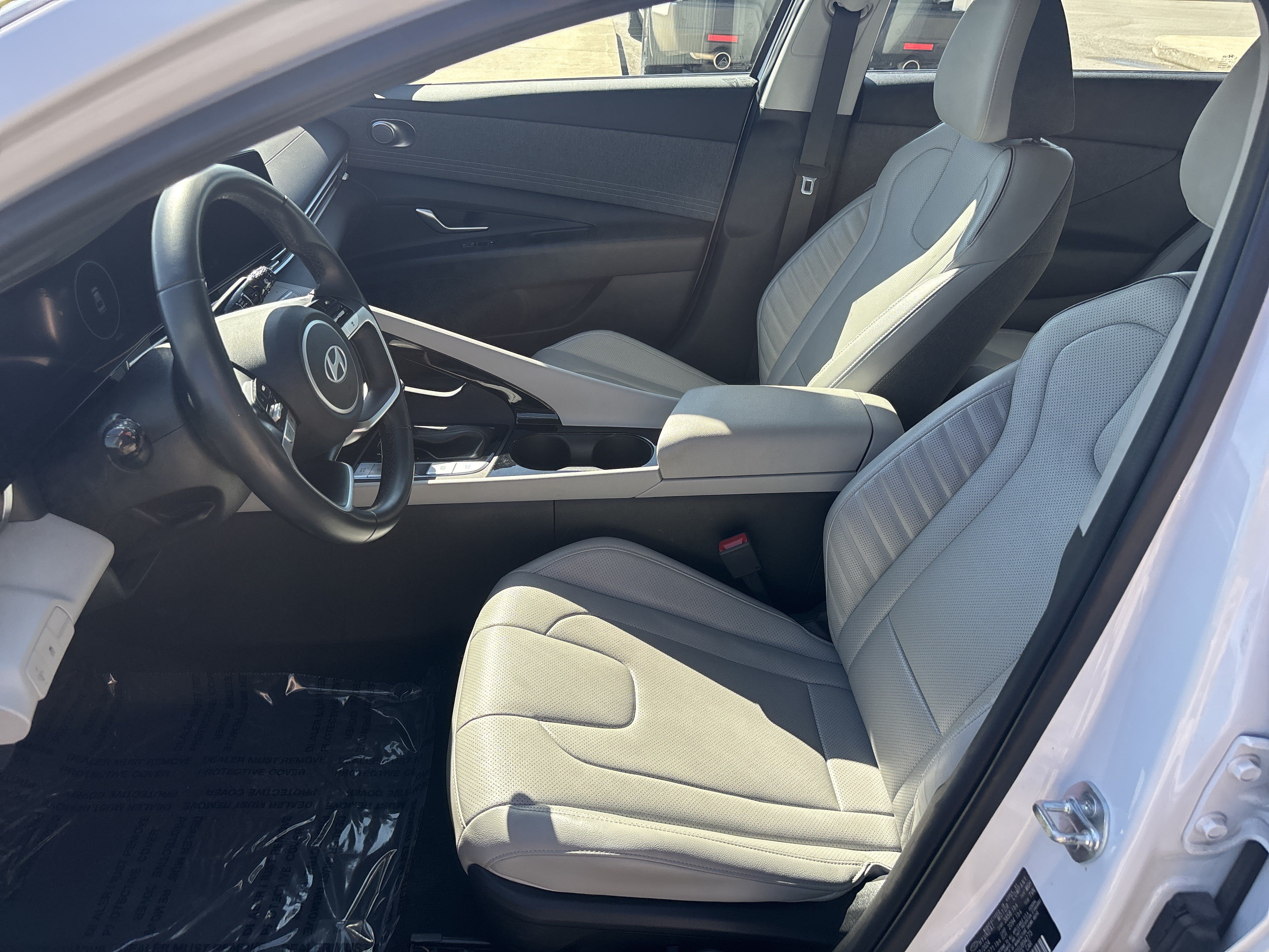 Used 2025 Hyundai Elantra Limited FWD image 10