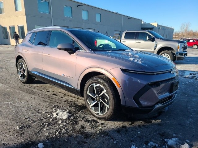 Certified 2025 Chevrolet Equinox EV LT w/ Convenience Package image 7