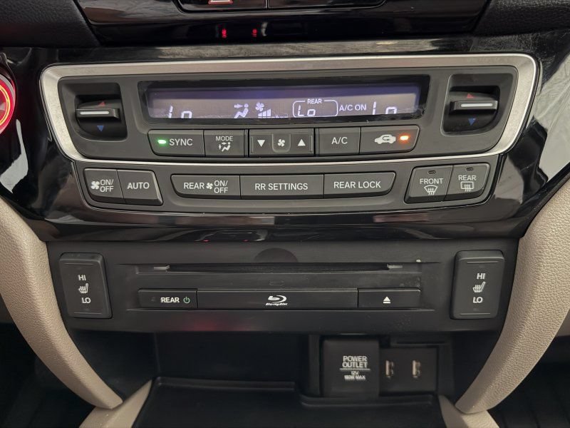 Used 2016 Honda Pilot Touring image 29