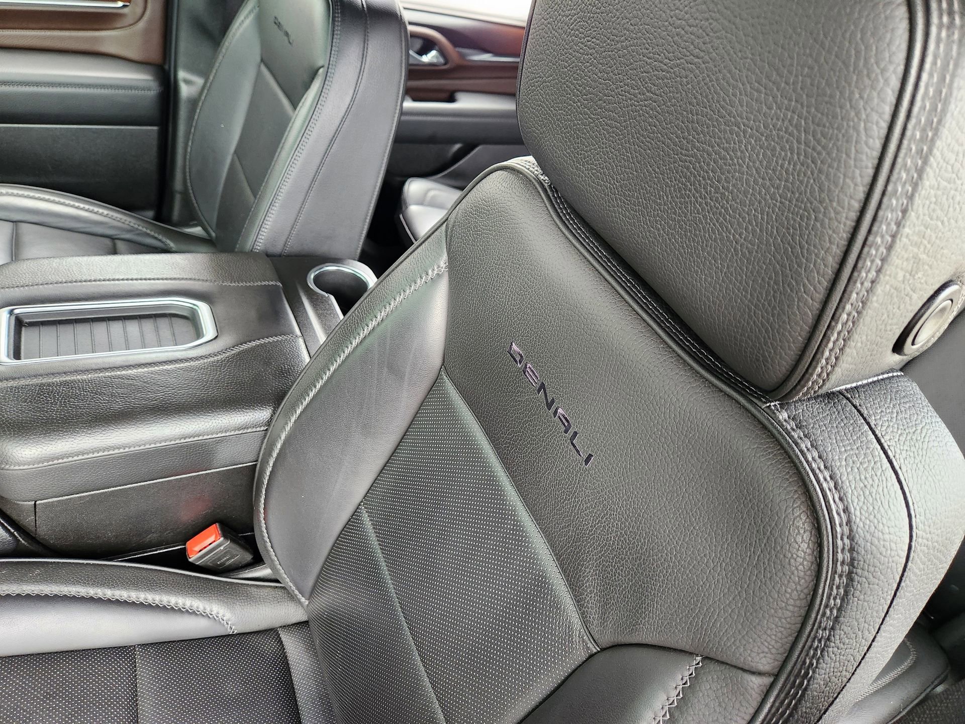 Used 2022 GMC Yukon Denali image 16