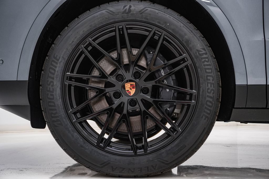New 2026 Porsche Cayenne Coupe AWD/4WD image 13
