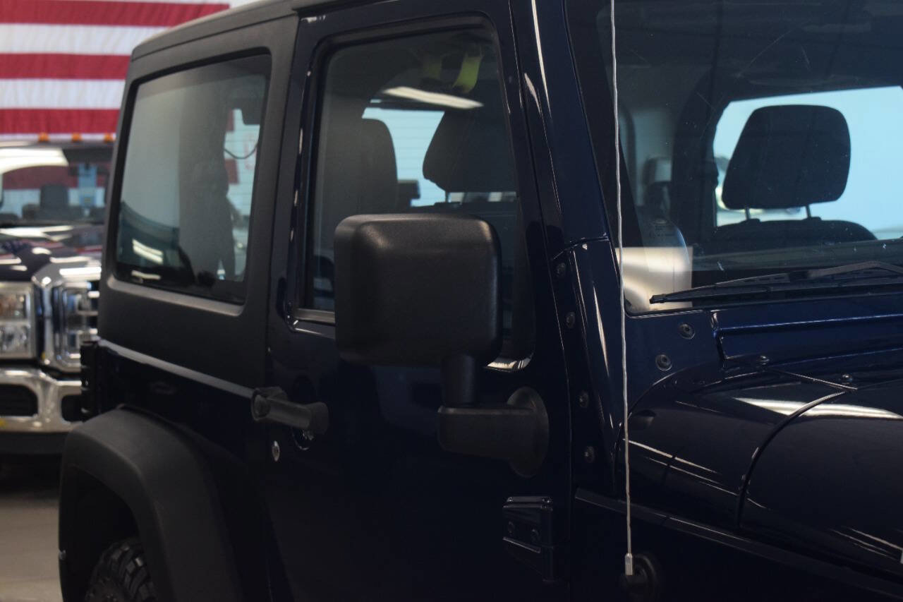 Used 2013 Jeep Wrangler Rubicon w/ PWR Convenience Group AWD/4WD image 13