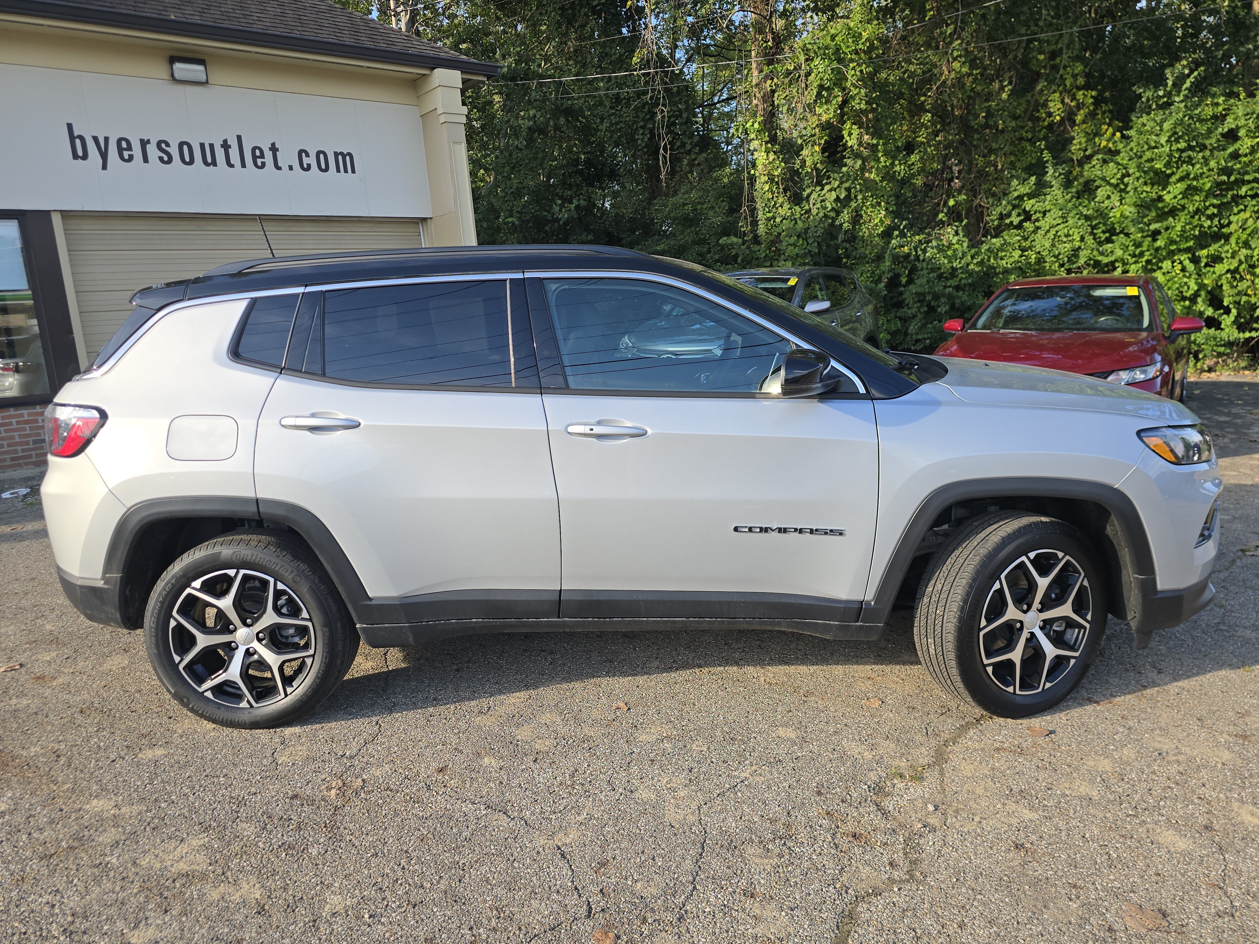 Used 2024 Jeep Compass Limited AWD/4WD image 8