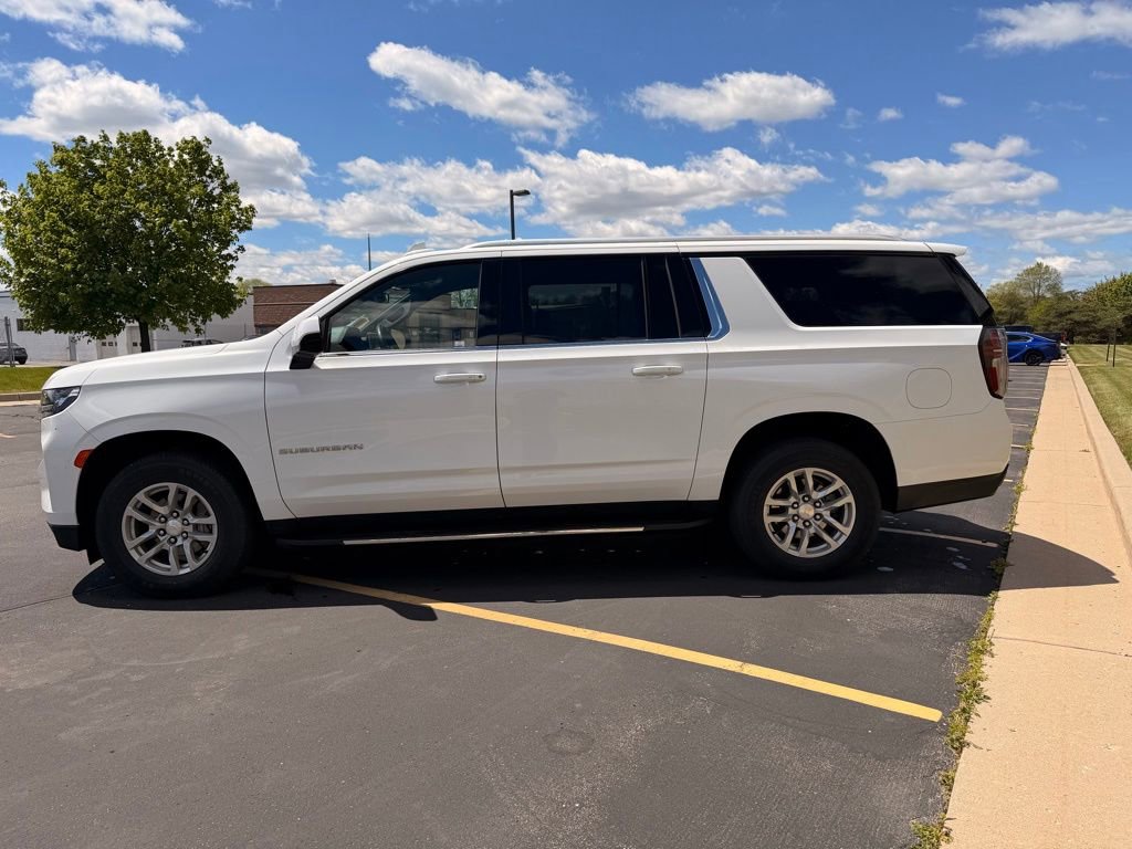 Used 2024 Chevrolet Suburban LT AWD/4WD image 7