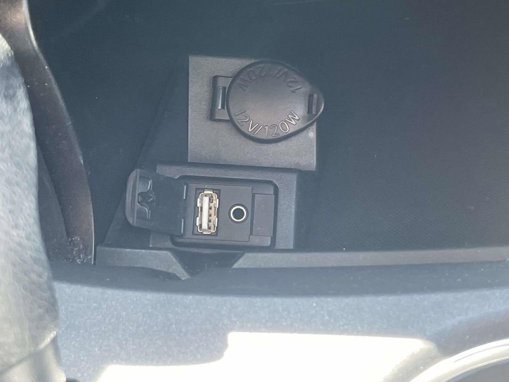 Used 2016 Toyota Camry LE image 24