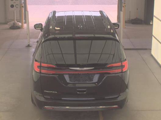 Used 2021 Chrysler Pacifica Touring-L FWD image 4