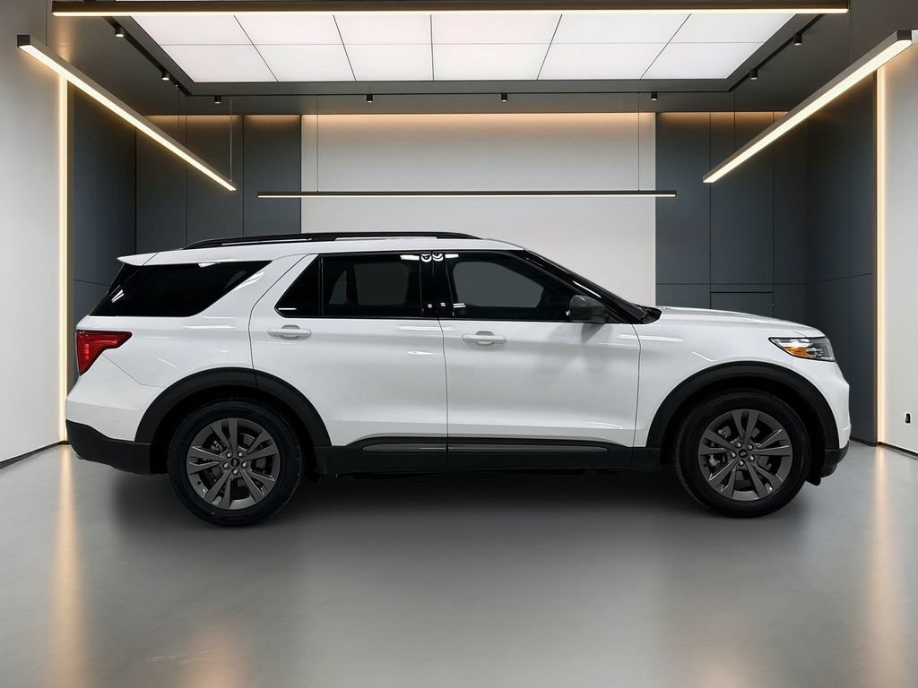 Used 2021 Ford Explorer XLT w/ Equipment Group 202A RWD image 7