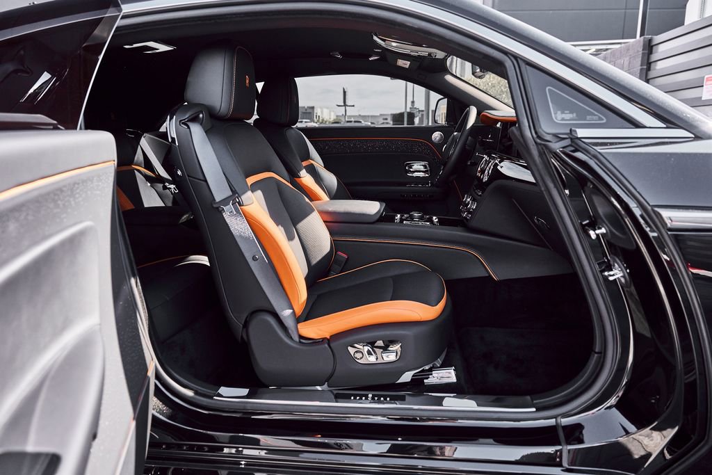 Used 2025 Rolls-Royce Spectre w/ Spectre Launch Package image 24