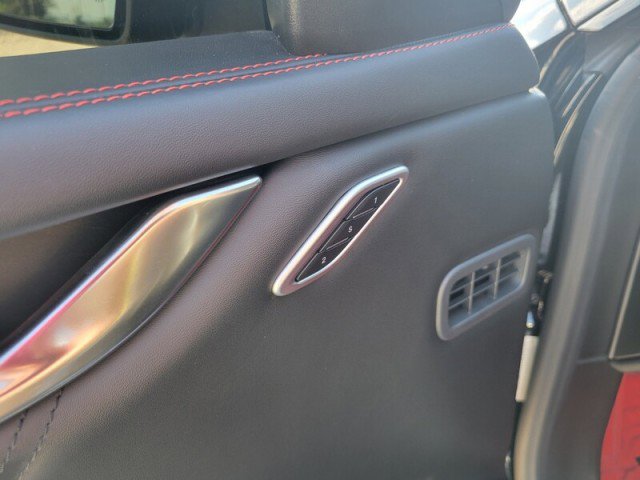 Used 2021 Maserati Ghibli Trofeo image 12