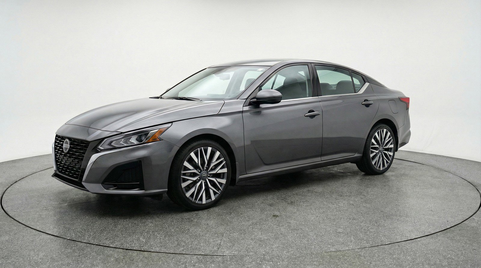 Used 2025 Nissan Altima 2.5 SV image 3