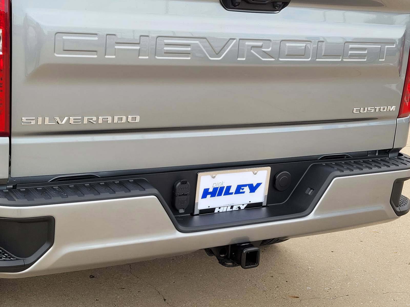 New 2026 Chevrolet Silverado 1500 Custom AWD/4WD image 4