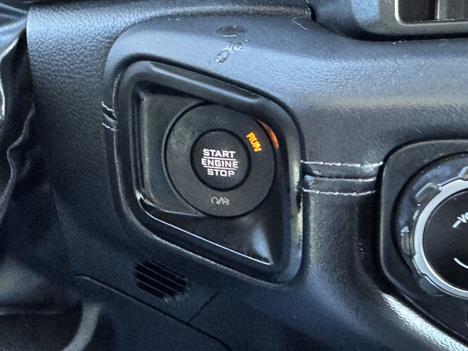 Certified 2025 Jeep Wrangler Sahara w/ Safety Group AWD/4WD image 19