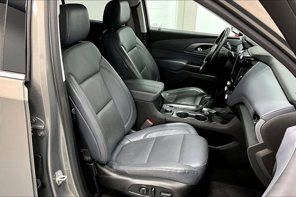 Used 2018 Chevrolet Traverse Premier w/ Driver Confidence II Package FWD image 9