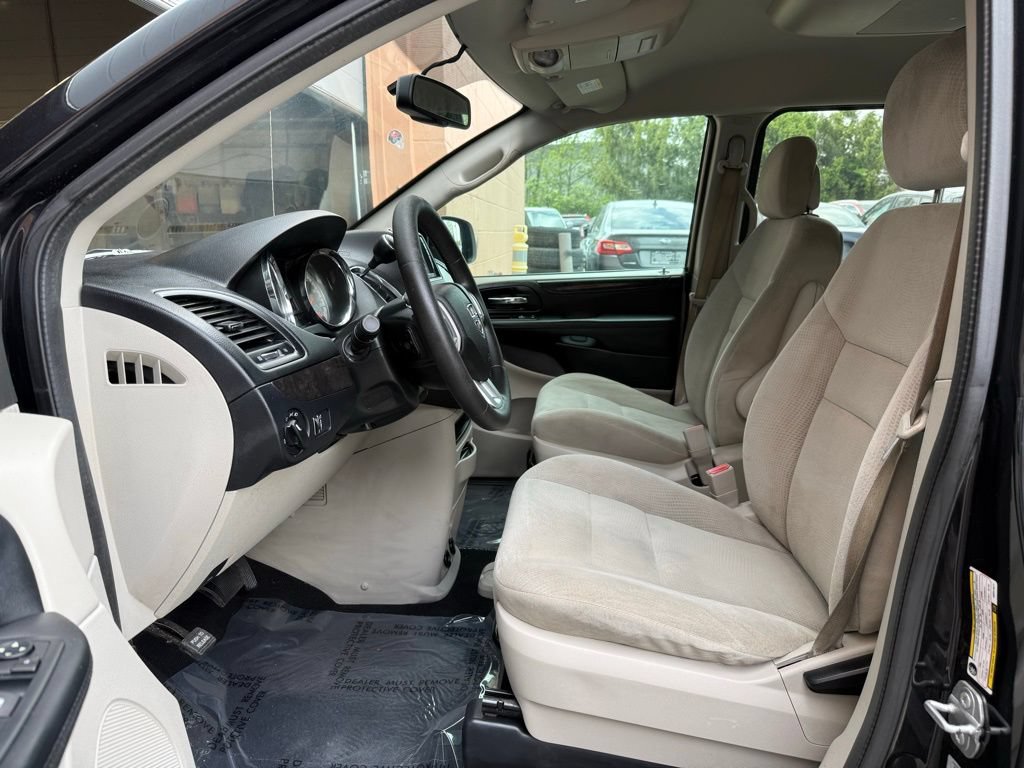 Used 2016 Dodge Grand Caravan SE w/ Quick Order Package 29E SE FWD image 10