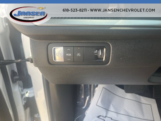 Used 2026 Chevrolet Traverse LT w/ Driver Confidence Package FWD image 17