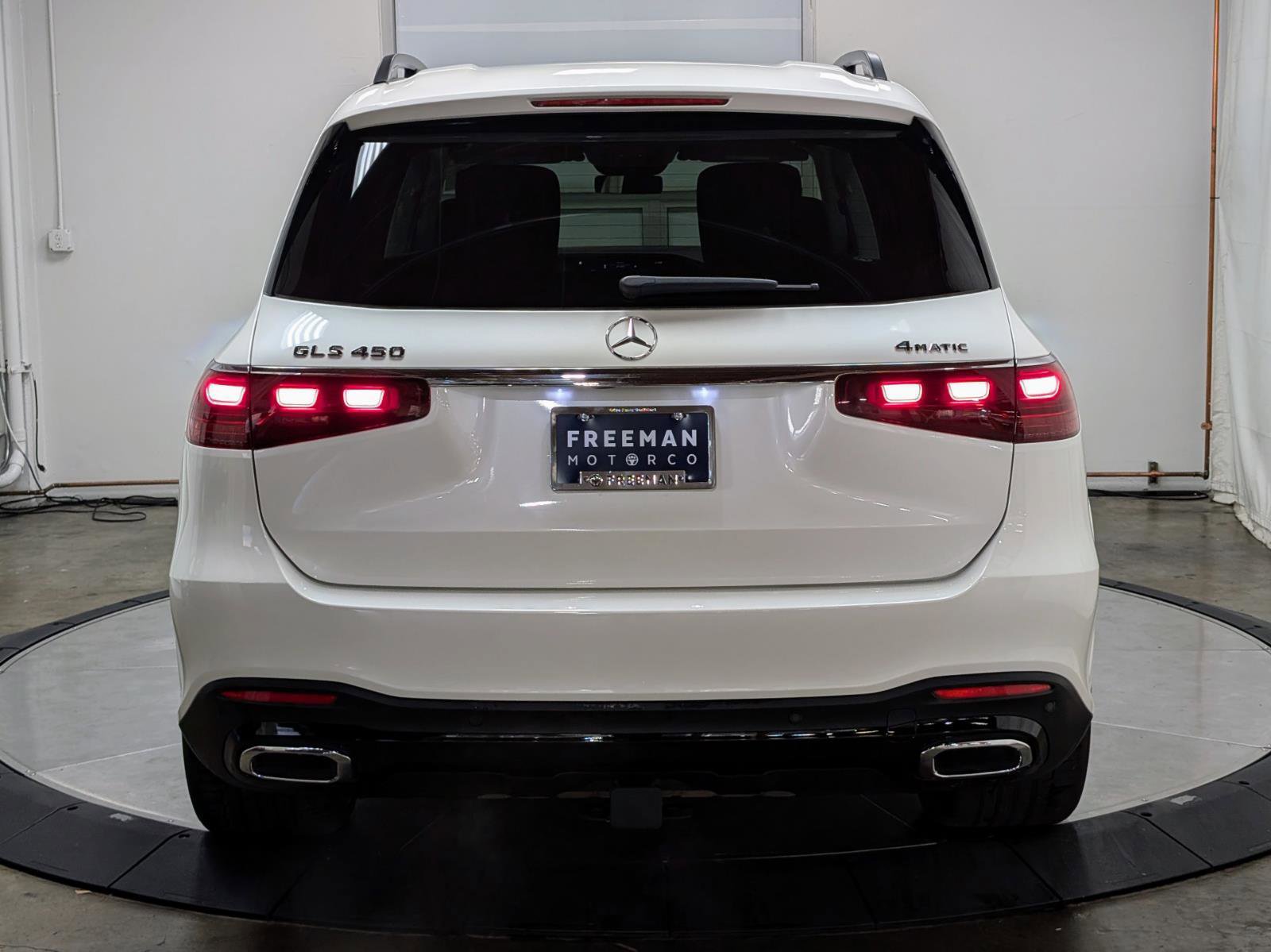 Used 2024 Mercedes-Benz GLS 450 4MATIC w/ Pinnacle Trim Package image 8