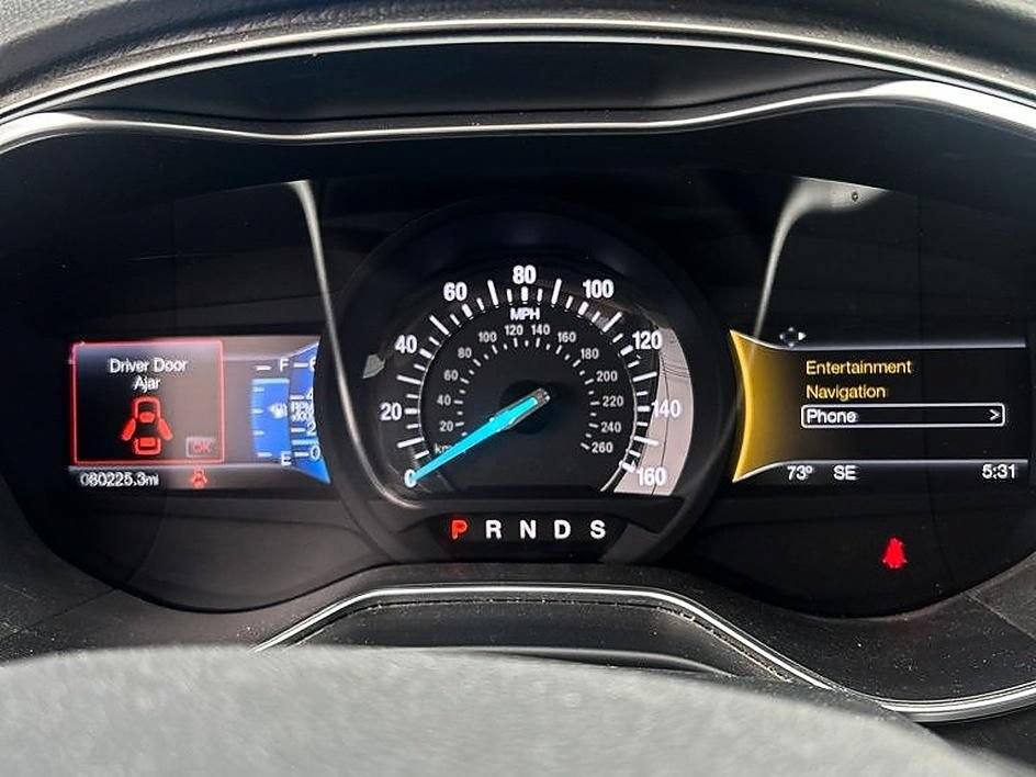 Used 2017 Ford Fusion SE w/ Fusion SE Technology Package FWD image 6