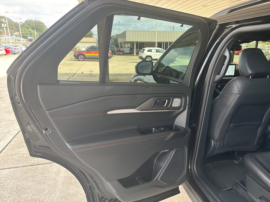 Certified 2025 Ford Explorer ST image 23