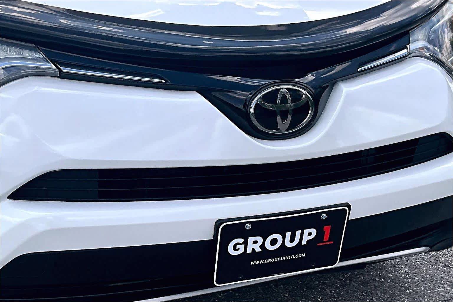 Used 2018 Toyota RAV4 XLE image 30