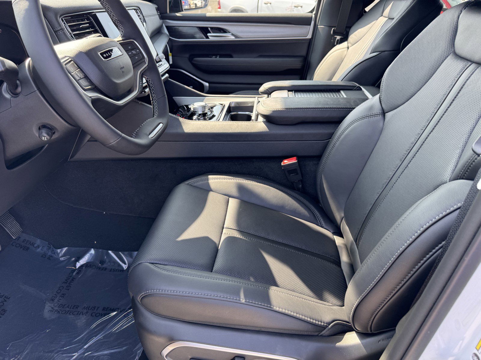 New 2025 Jeep Wagoneer L Series II w/ Premium Group I image 12