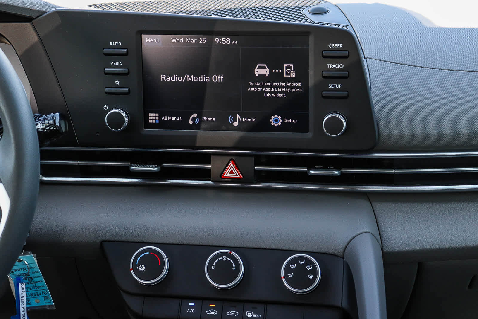 Used 2025 Hyundai Elantra SE w/ Cargo Package image 14