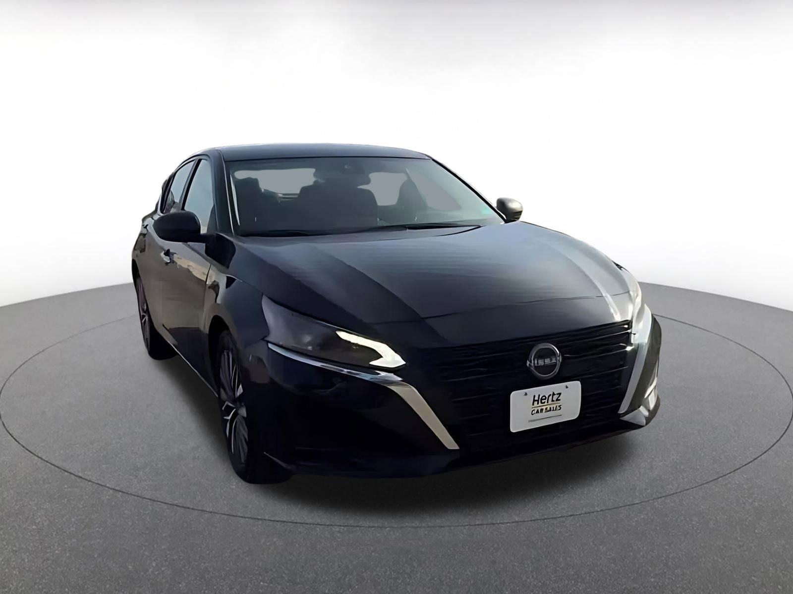 Used 2025 Nissan Altima 2.5 SV image 3