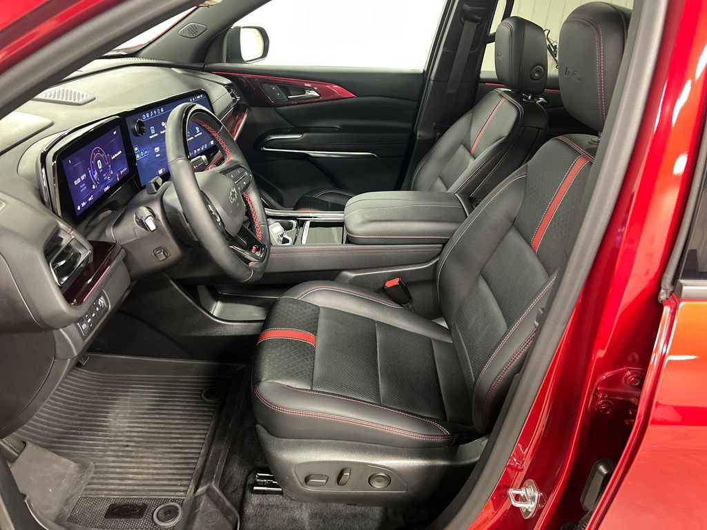 Certified 2024 Chevrolet Traverse RS w/ LPO, Floor Liner Package AWD/4WD image 13