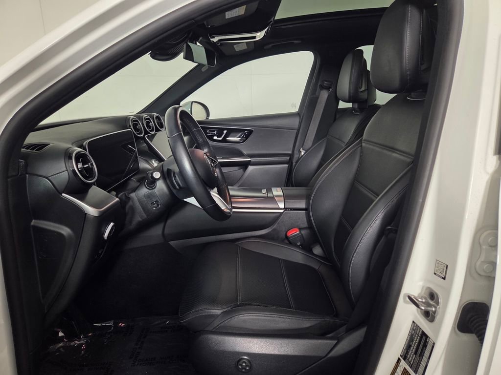 Used 2024 Mercedes-Benz GLC 300 image 12