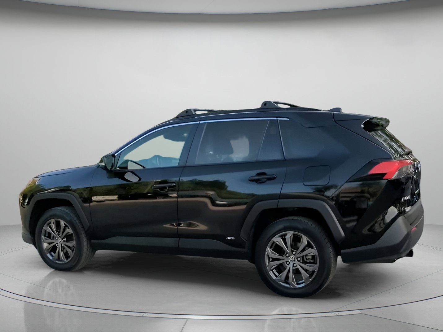 Used 2023 Toyota RAV4 XLE Premium AWD/4WD image 18
