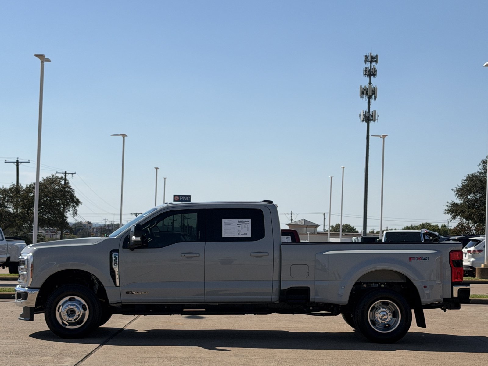 Used 2026 Ford F350 Lariat w/ Lariat Premium Package AWD/4WD image 7