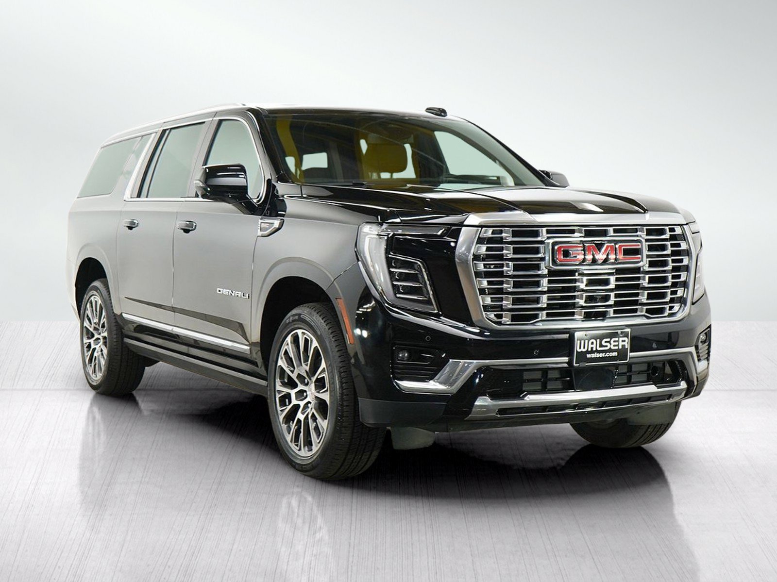 Used 2025 GMC Yukon XL Denali w/ Sun & Power Step Package AWD/4WD image 7