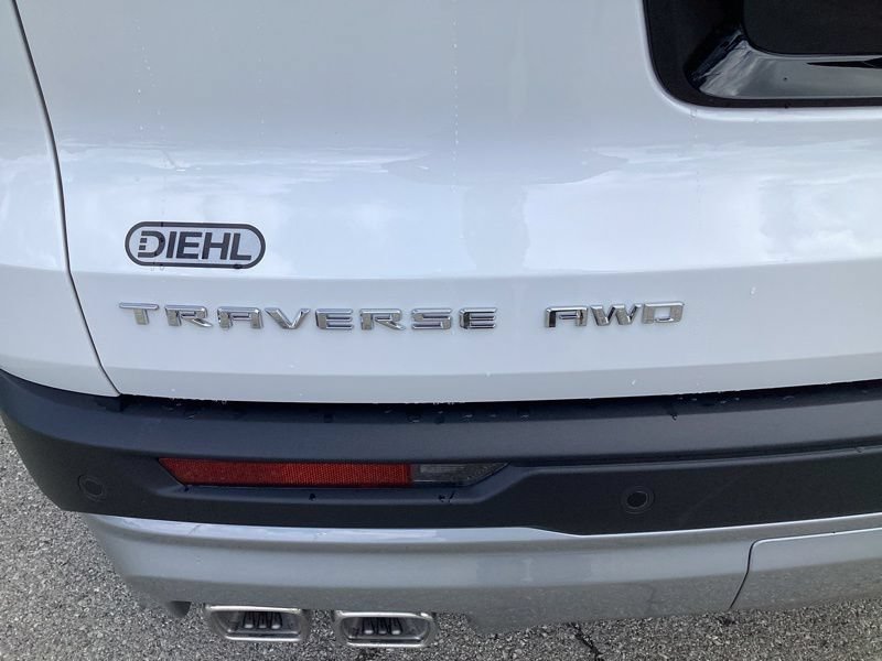New 2027 Chevrolet Traverse LT w/ Sun and Wheel Package AWD/4WD image 12