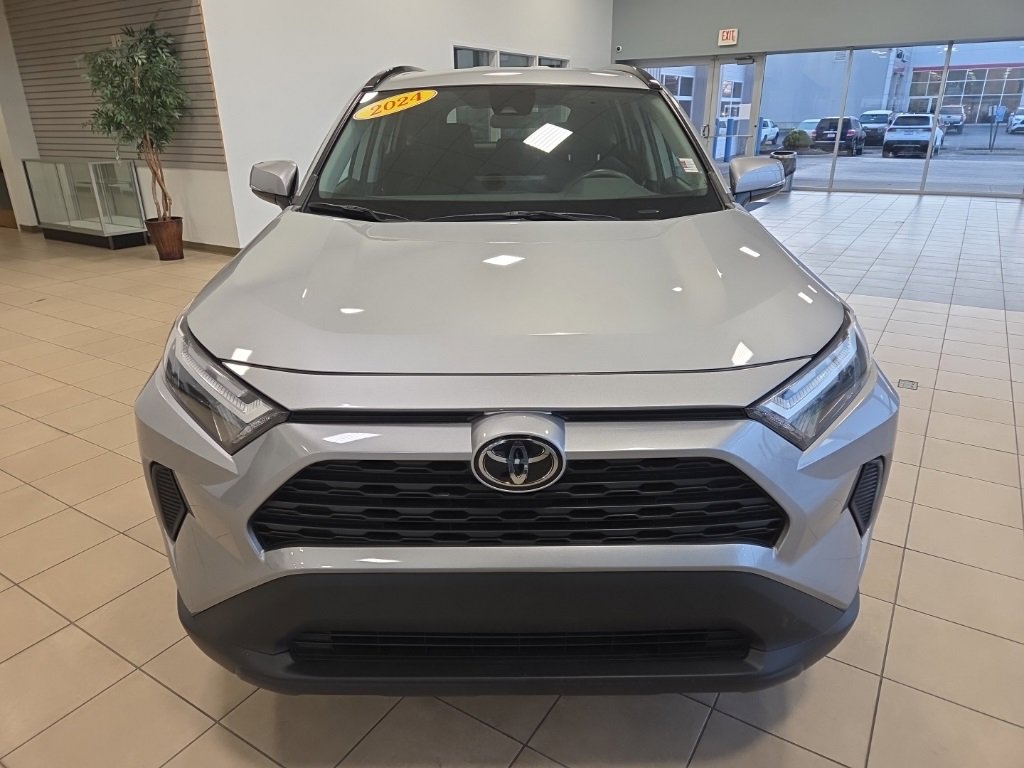 Used 2024 Toyota RAV4 XLE image 4