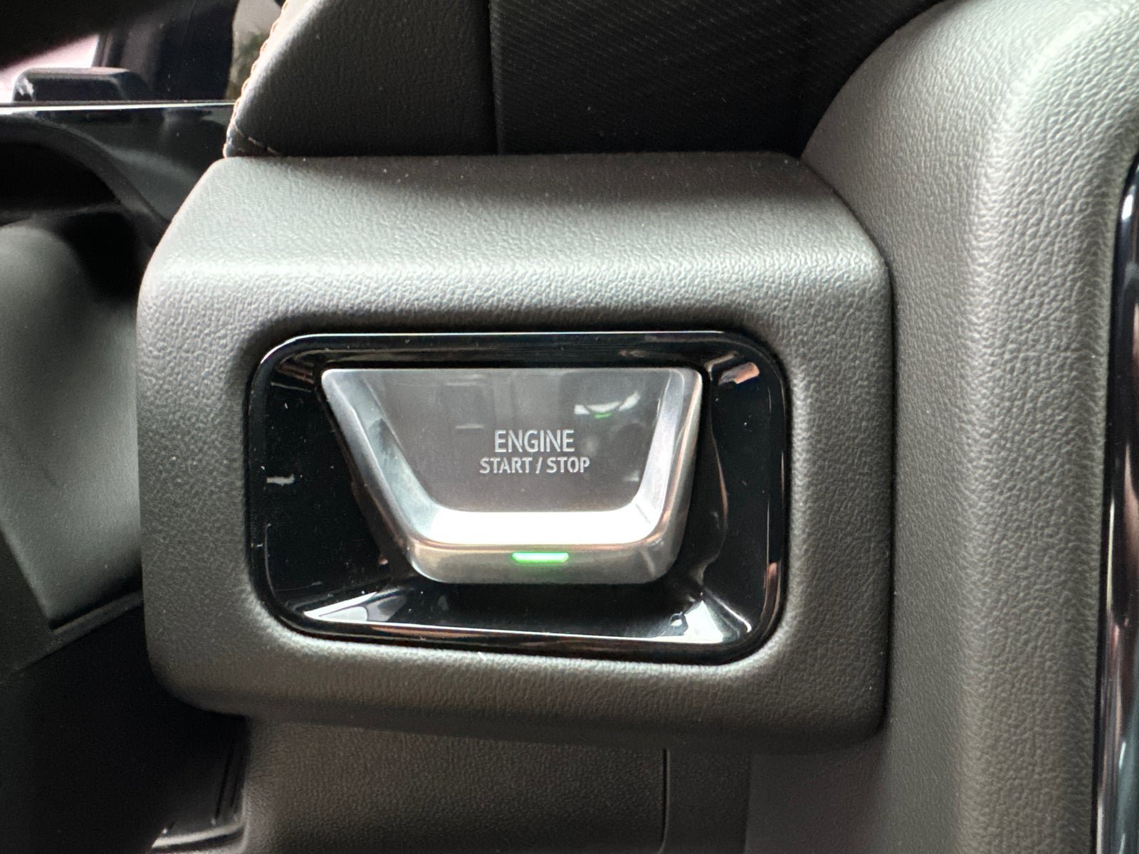 New 2026 GMC Yukon AT4 AWD/4WD image 38