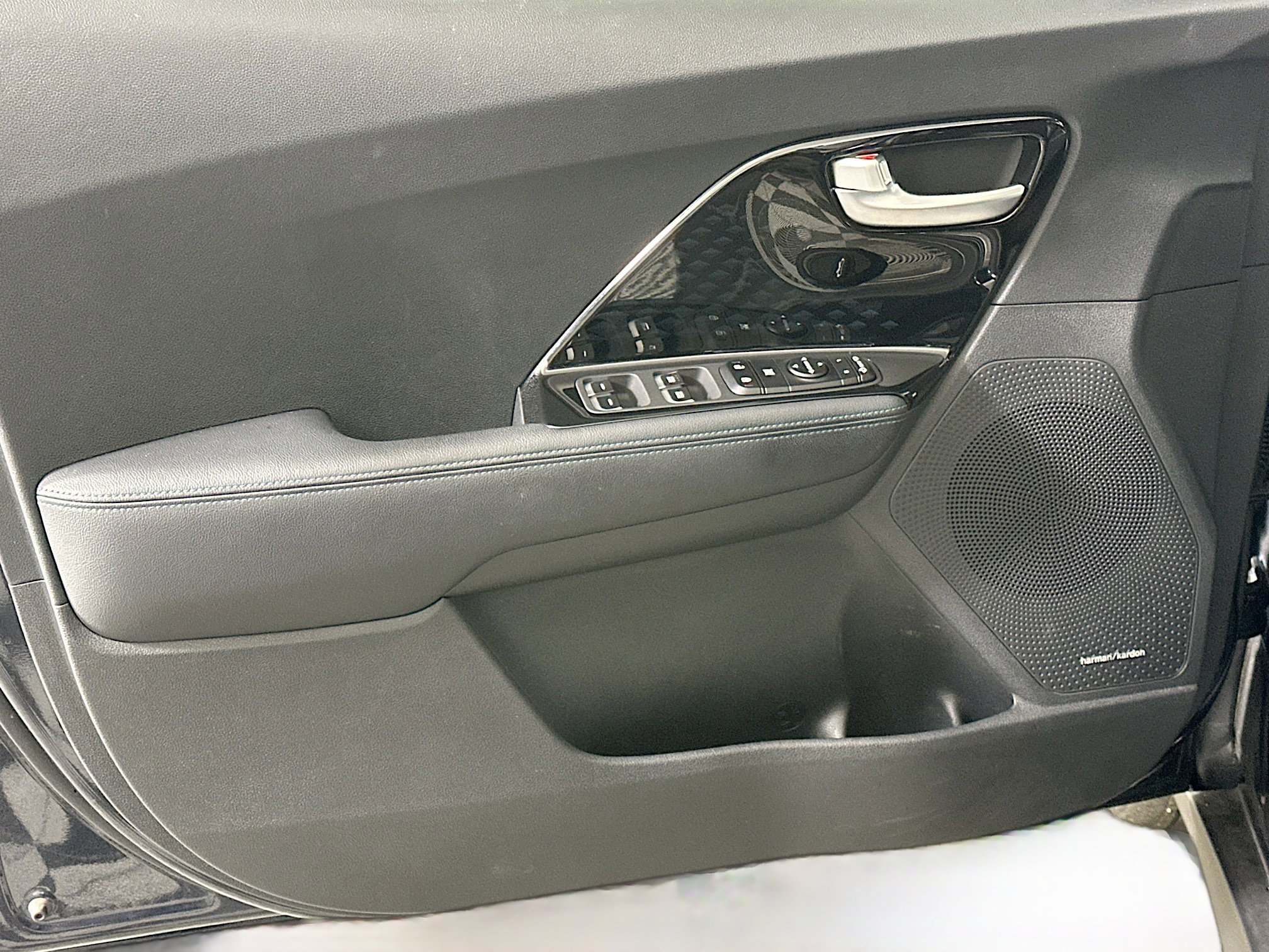 Used 2022 Kia Niro EX Premium image 15