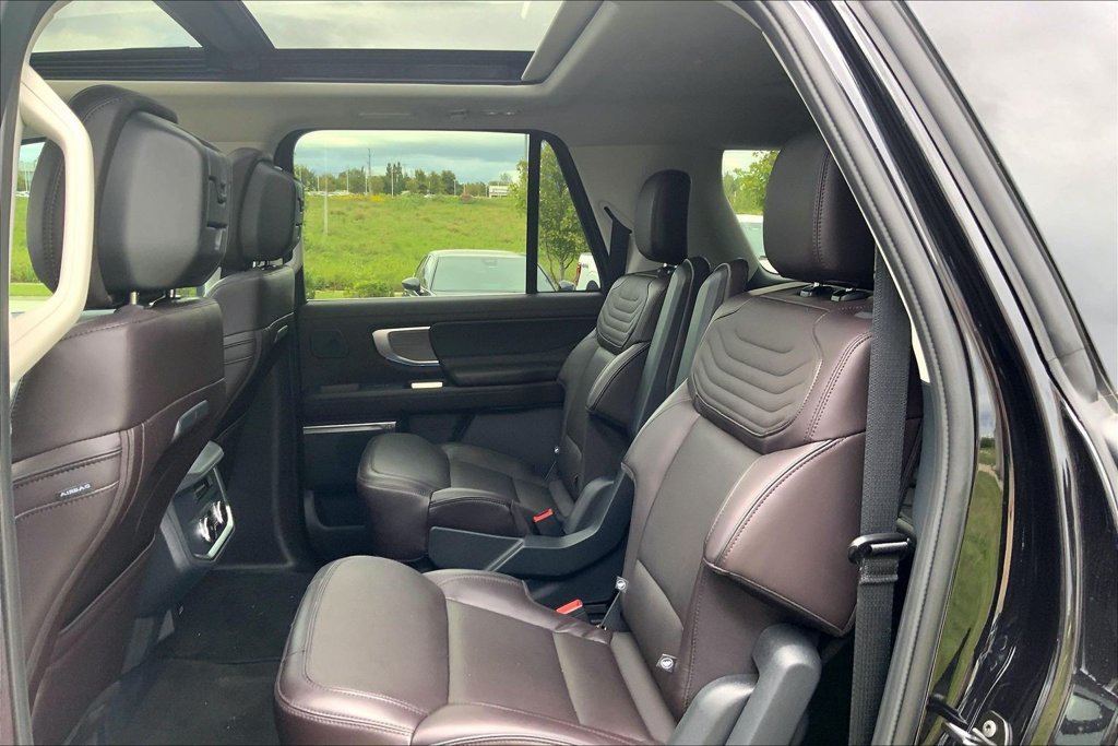Used 2026 Ford Expedition Max Platinum w/ Platinum Ultimate Package AWD/4WD image 11