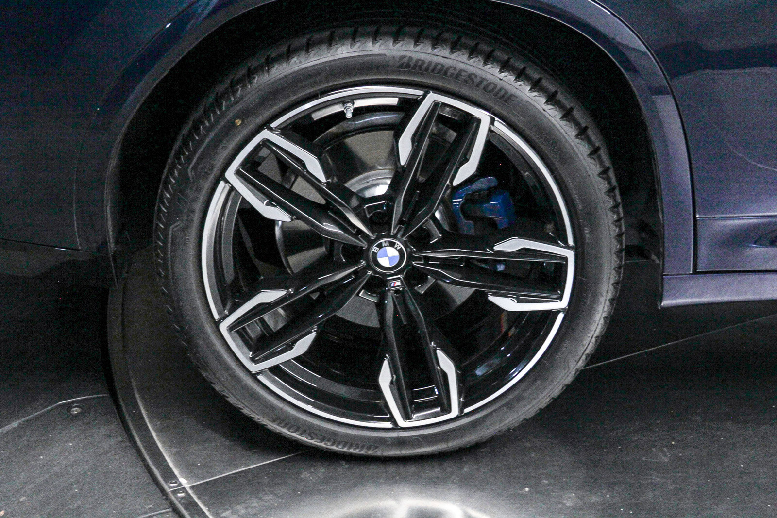 New 2025 BMW X4 M40i AWD/4WD image 8