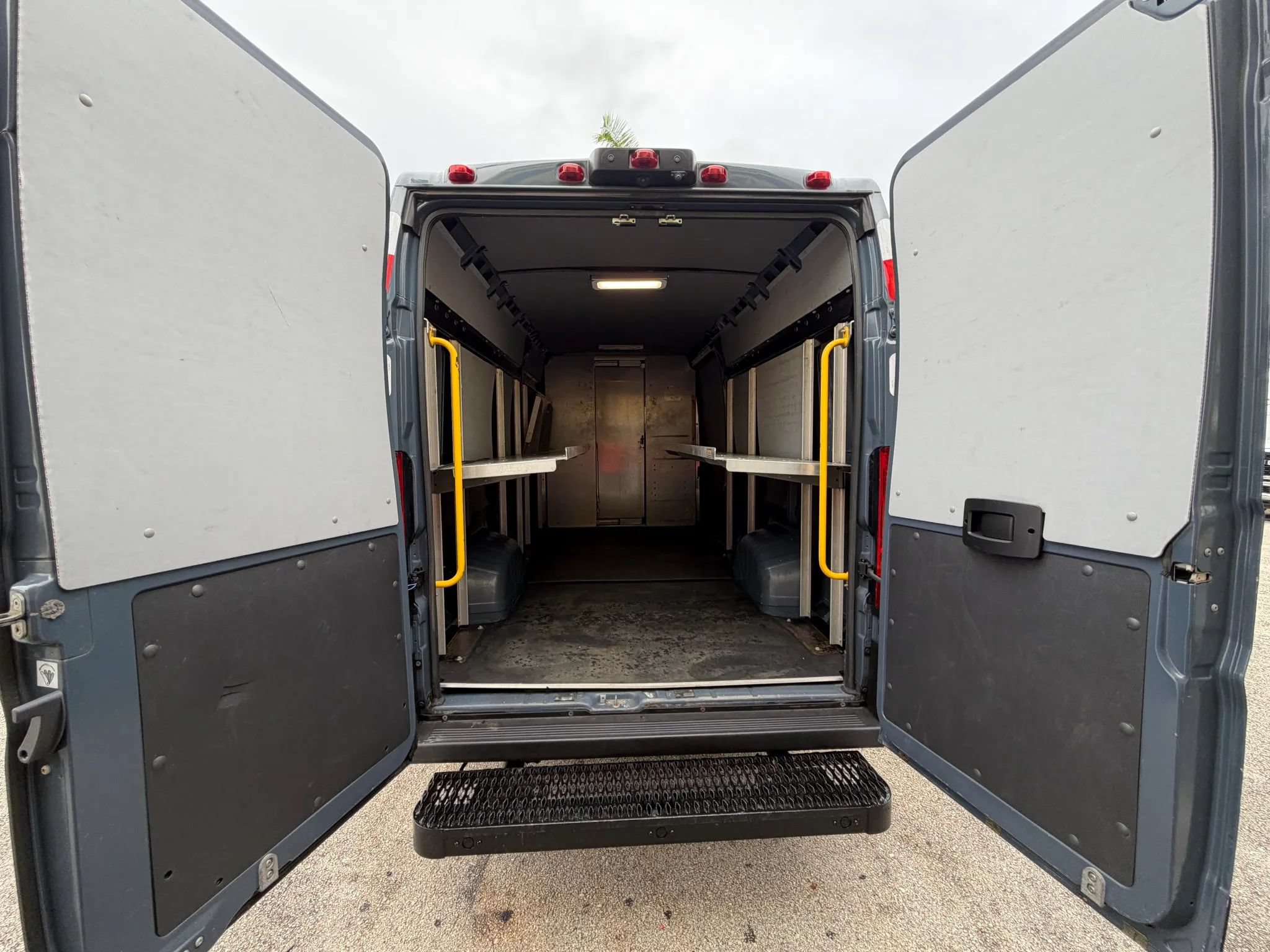 Used 2020 RAM ProMaster 3500 FWD image 5