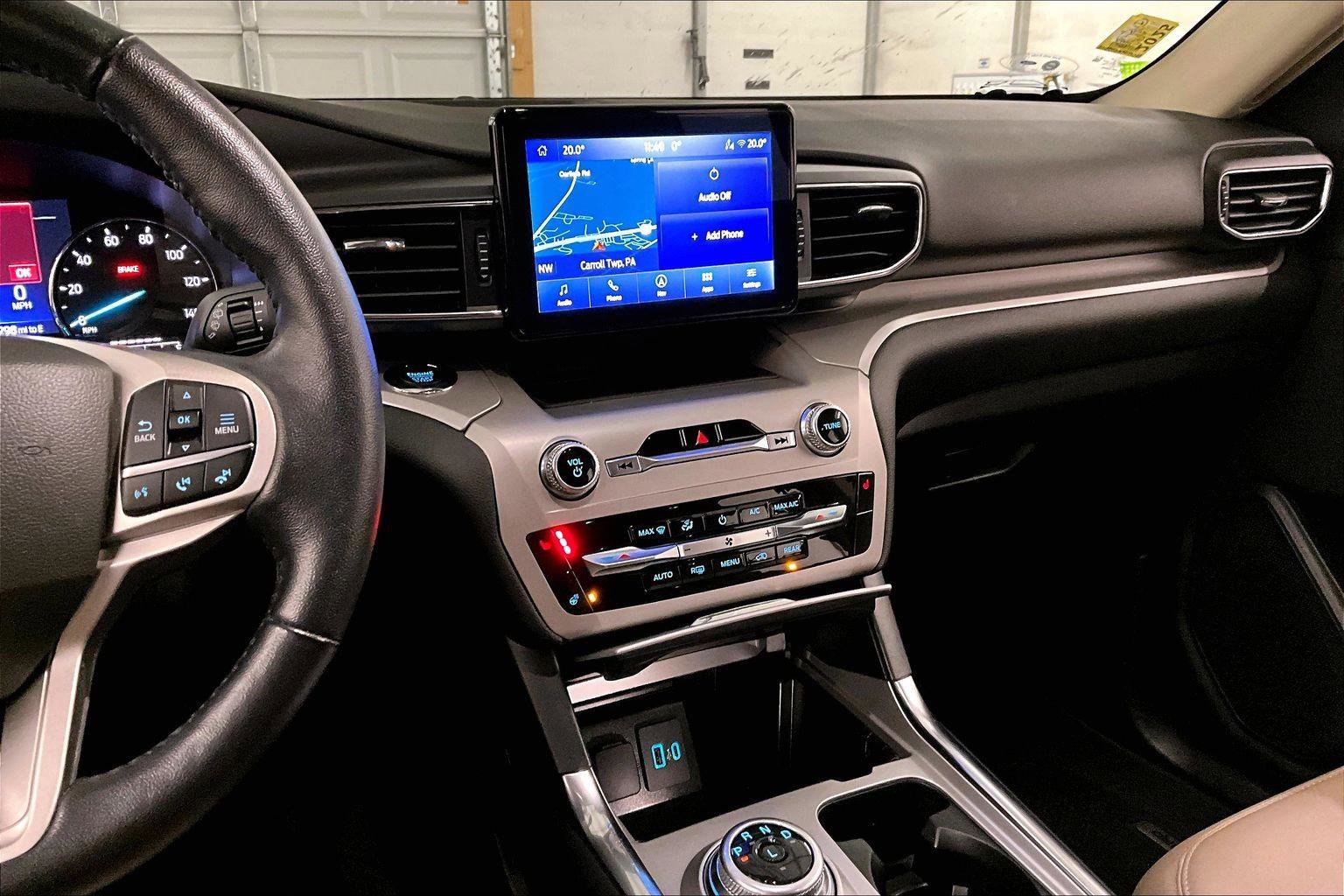 Used 2022 Ford Explorer XLT w/ Equipment Group 202A image 6