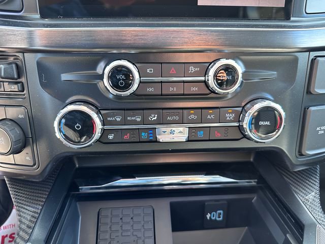 New 2026 Ford F250 Lariat w/ Black Appearance Package AWD/4WD image 17