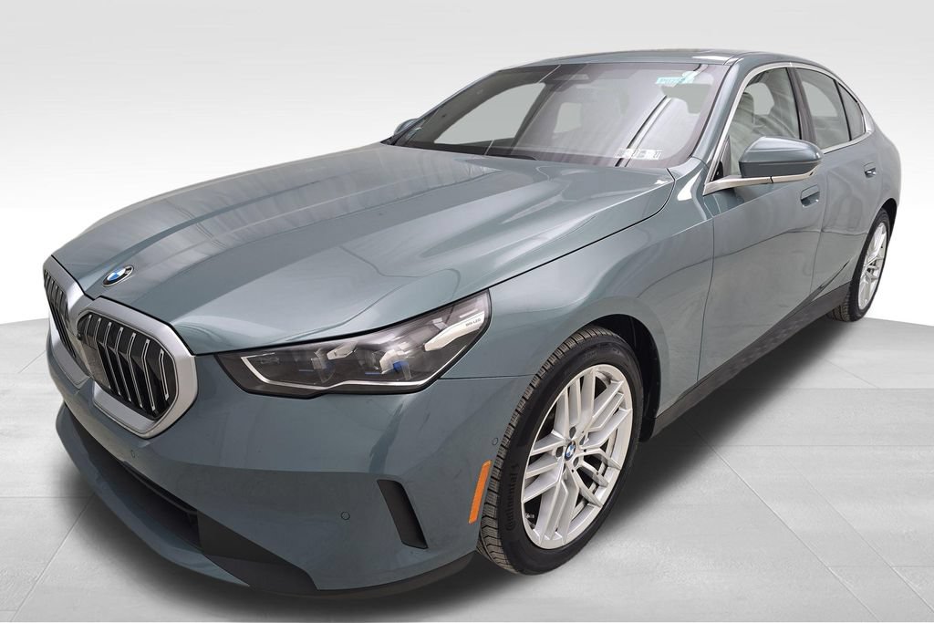 Certified 2024 BMW 530i xDrive w/ Premium Package AWD/4WD image 5