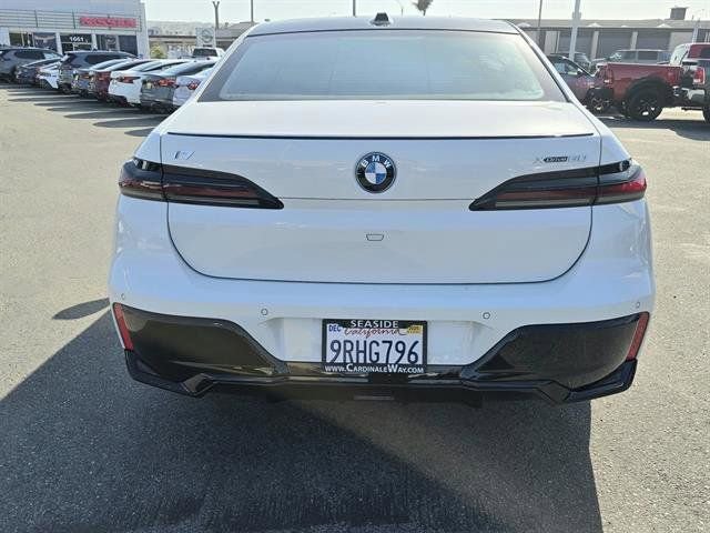 Used 2024 BMW i7 xDrive60 image 33
