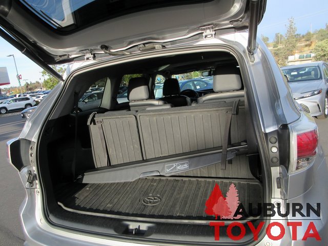 Used 2015 Toyota Highlander Limited image 10