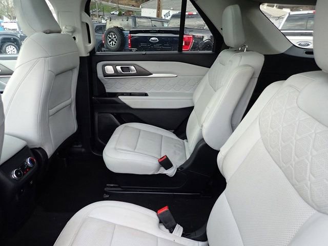 Certified 2025 Ford Explorer Platinum w/ LUX Leather Package image 18
